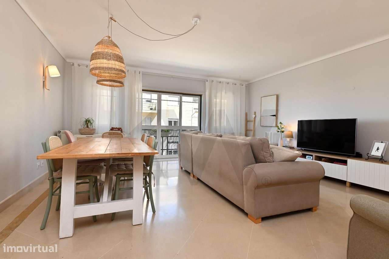 T3 com lareira, arrecadação e lugar de estacionamento — ideal para fam - Grande imagem: 2/28