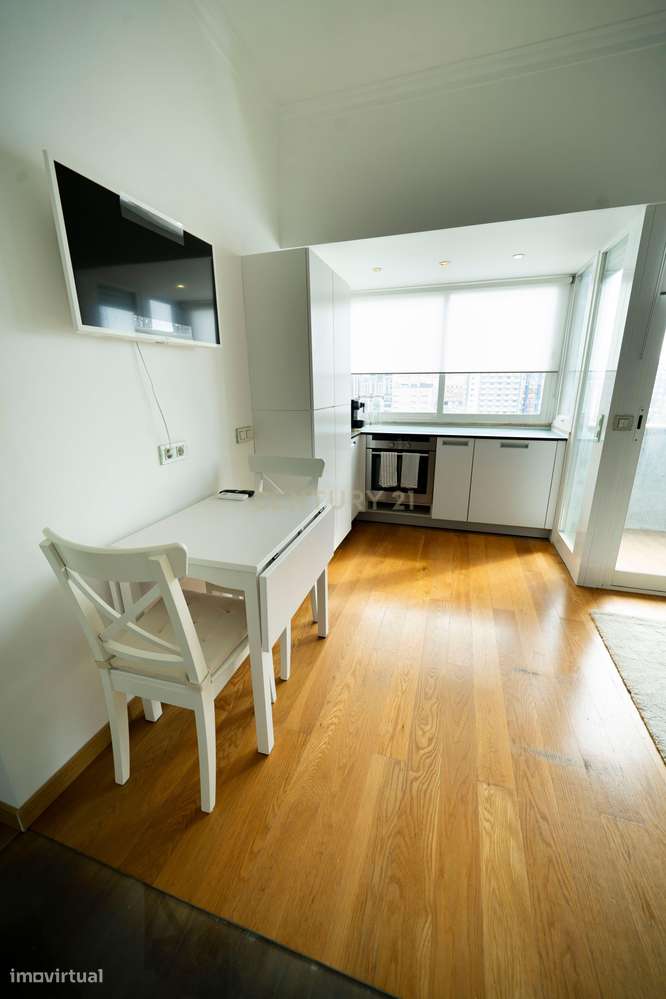 T1 charmoso para arrendamento na Avenida 5 de Outubro com elevador - Grande imagem: 5/17