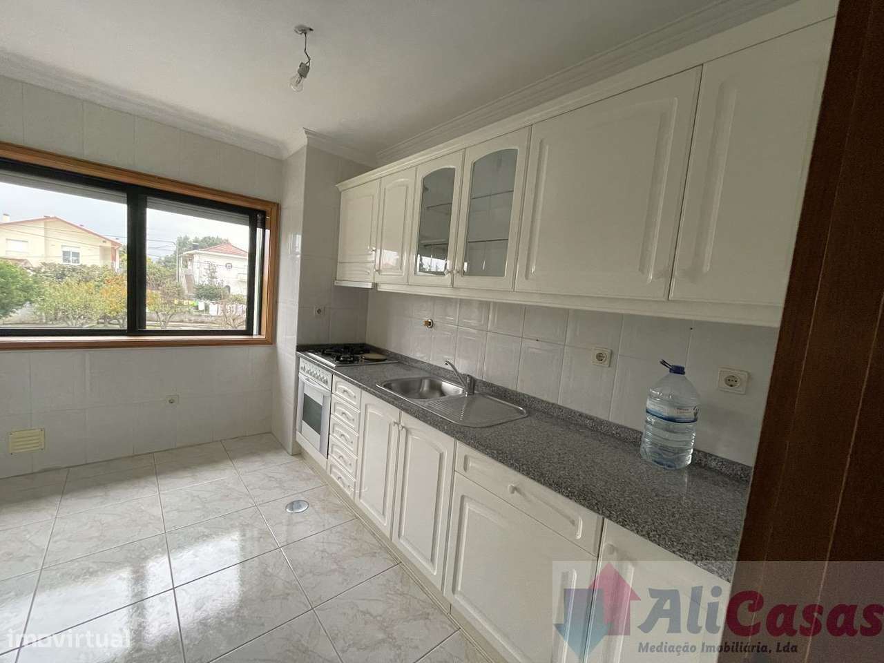 Excelente T1 C/Lugar de Garagem - Grande imagem: 2/17