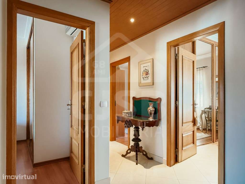 Apartamento T4 - Totalmente Central em Benavente-17