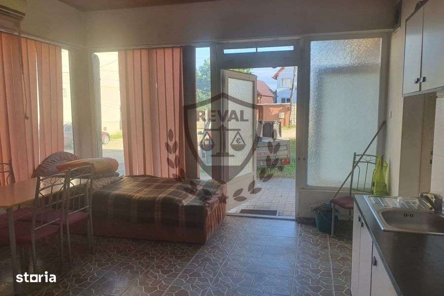 Spatiu comercial in supr. de 100 mp., situat in Sebes, zona Centrala. - Imagine principală: 2/10