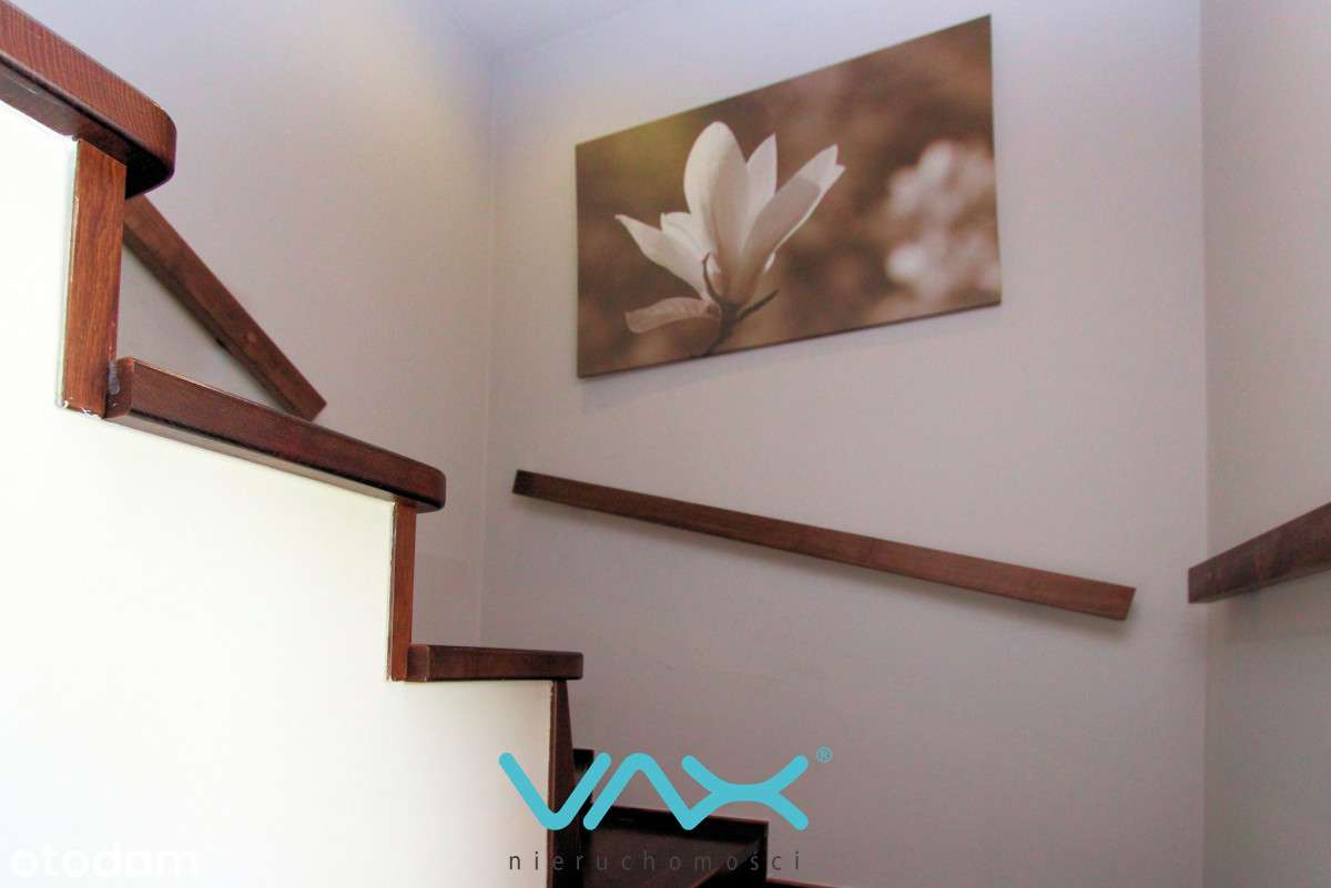 Dom w centrum, duża działka, garaże-6