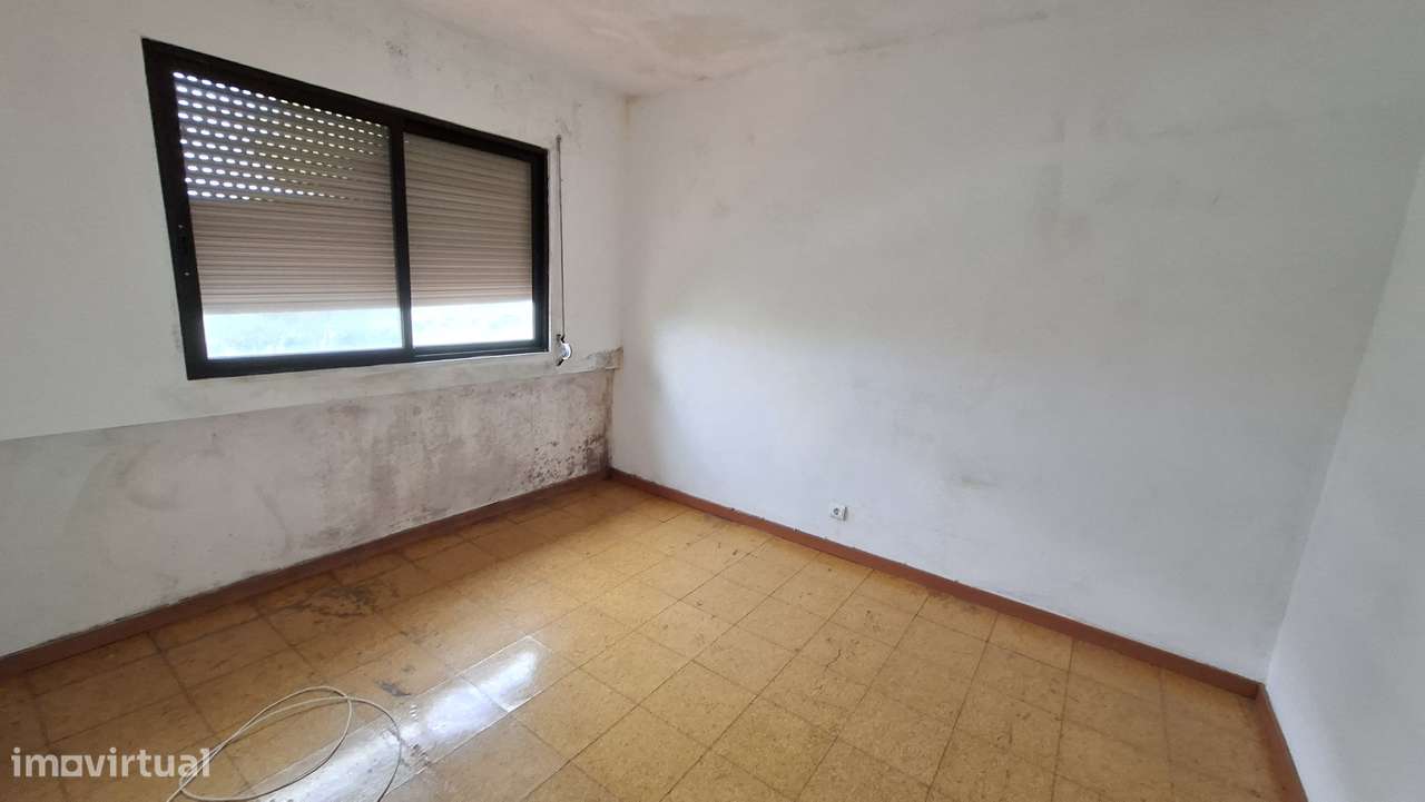 Apartamento T3 com 100m² em Santo António da Charneca-12