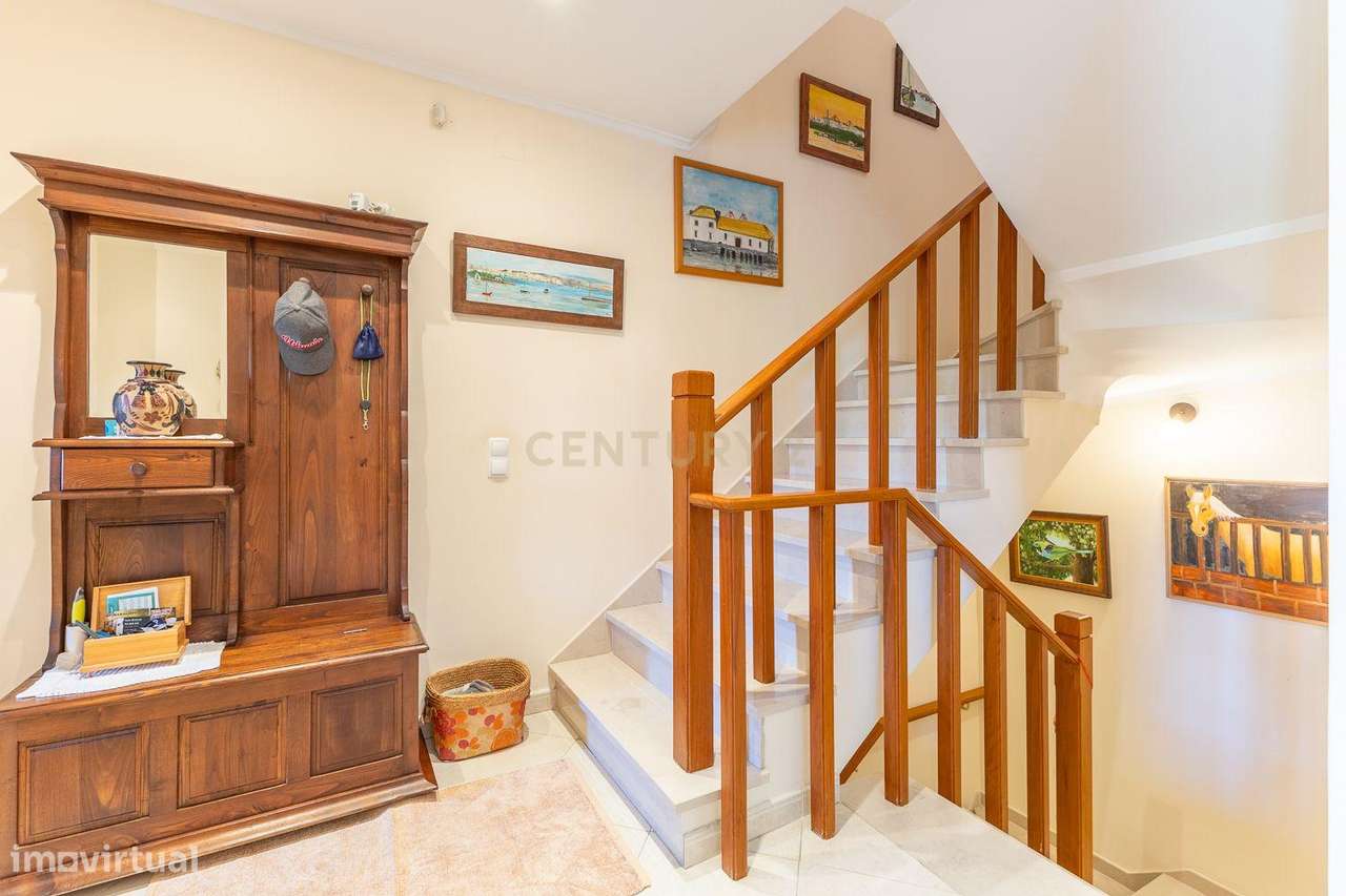 Moradia em Banda T4 | 3 Pisos | Aldeia de Paio Pires 490.000 € | 249 m-8