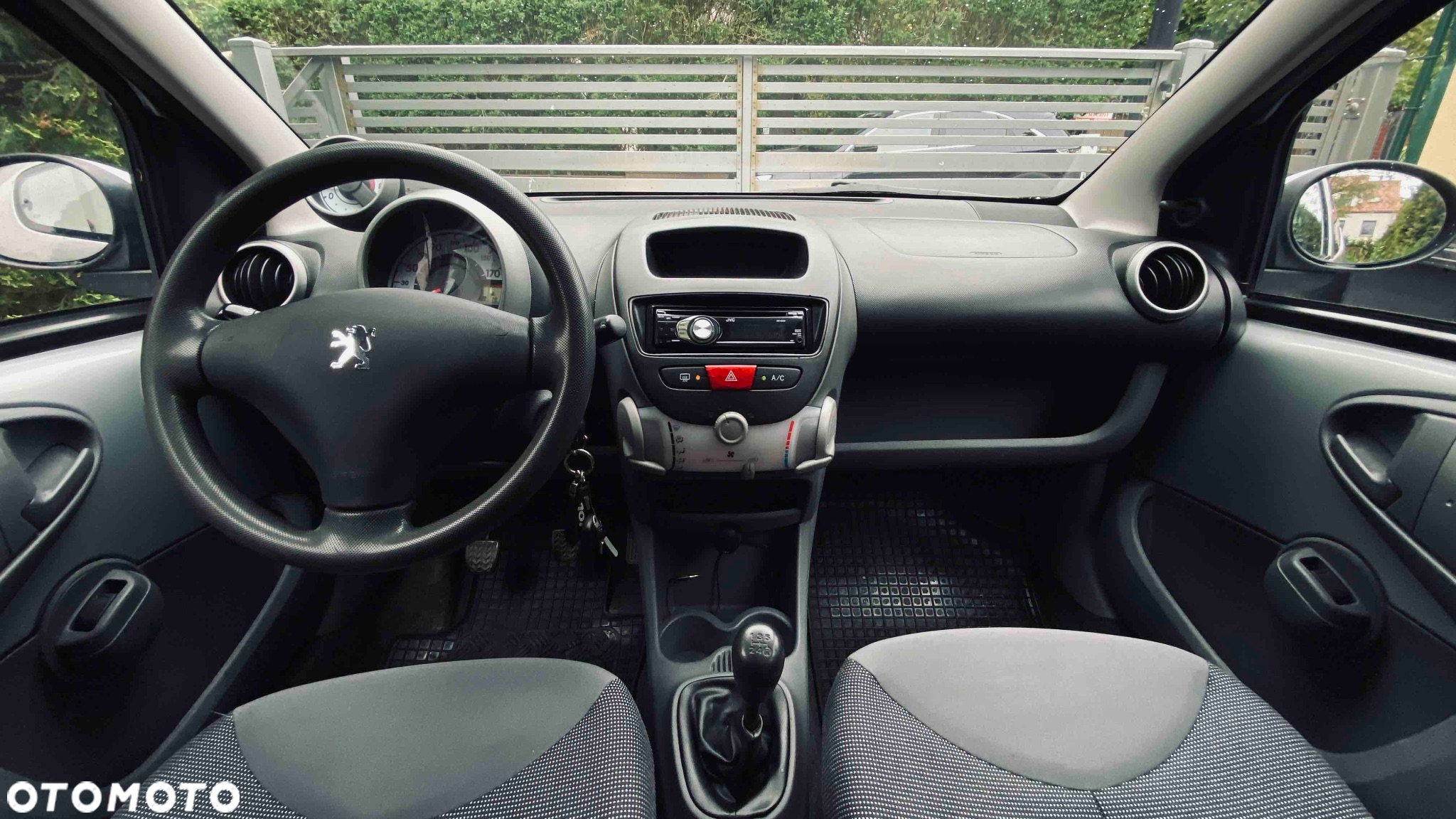 Peugeot 107 1.0 Trendy - 13