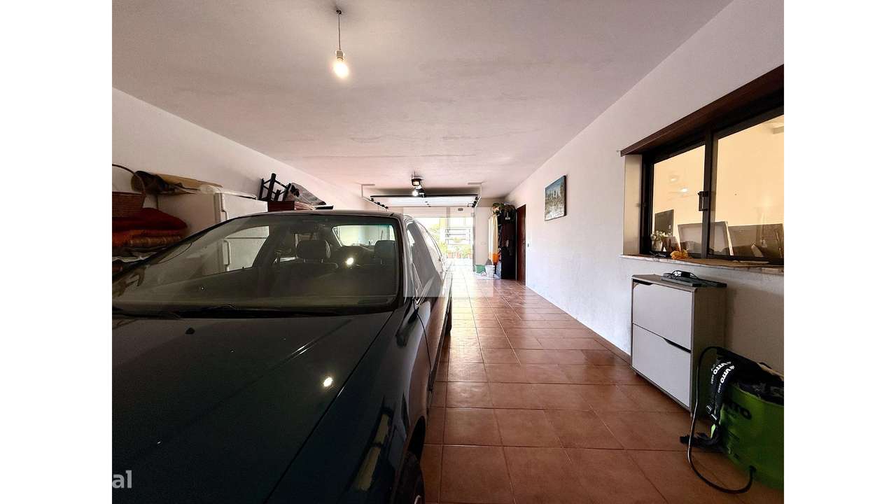 Moradia c/ Terreno e Jardim-47