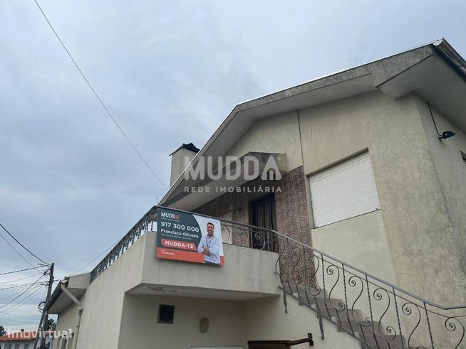 Prédio para Habitação com loja para comércio-13