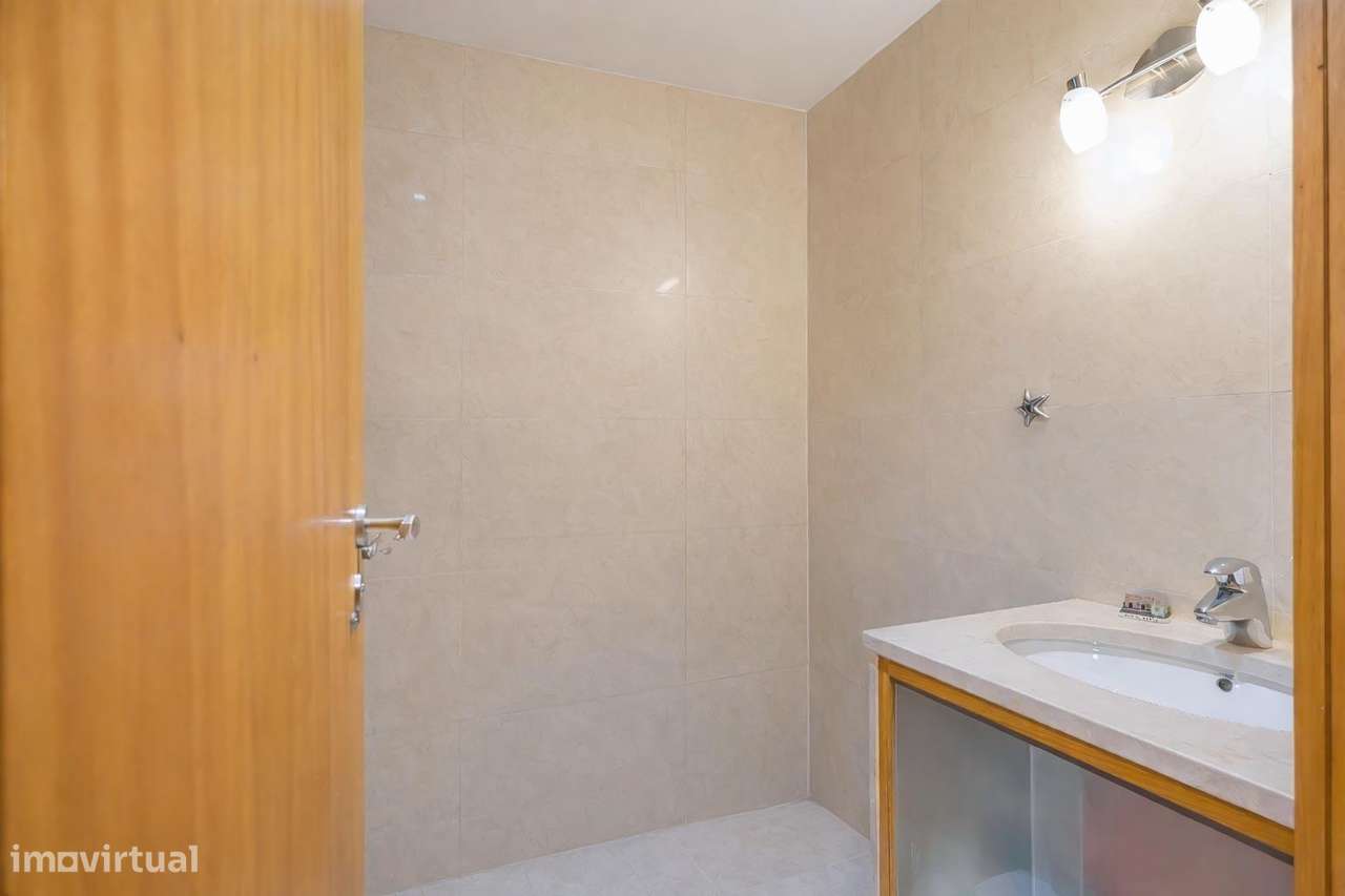 Apartamento T3 Exclusivo na Rua Soares dos Reis – Vila Nova de Gaia-14