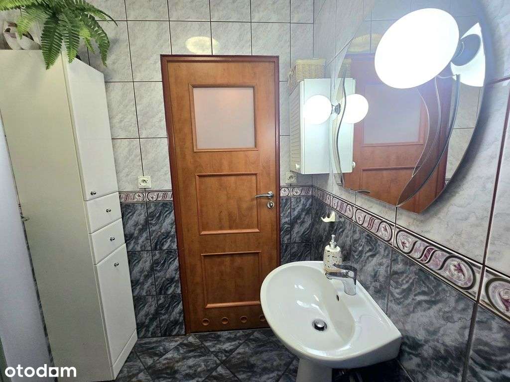 Zadbane trzypokojowe mieszkanie-14