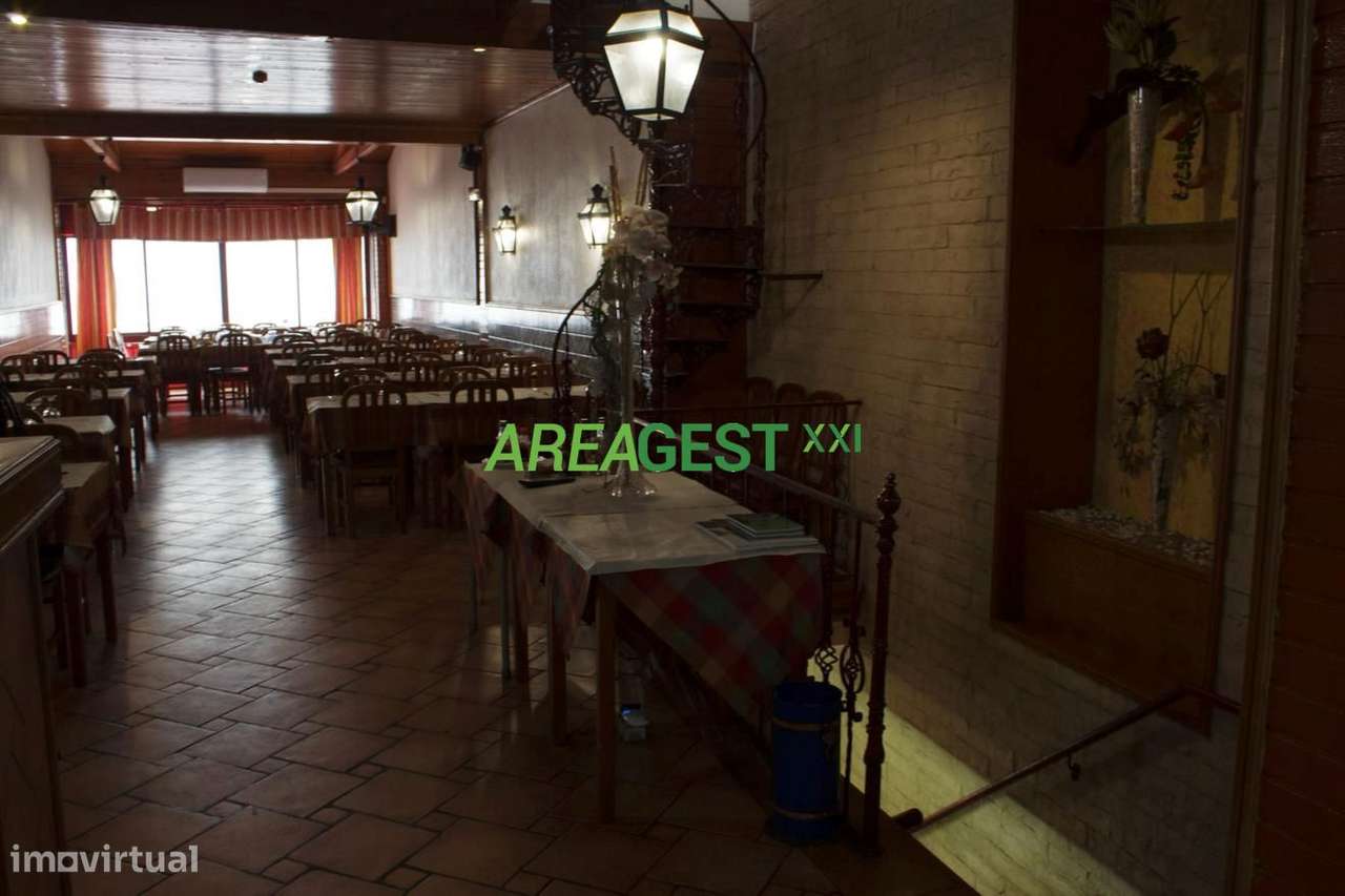 Loja para venda localizada em Vila Franca de Xira - Grande imagem: 4/23