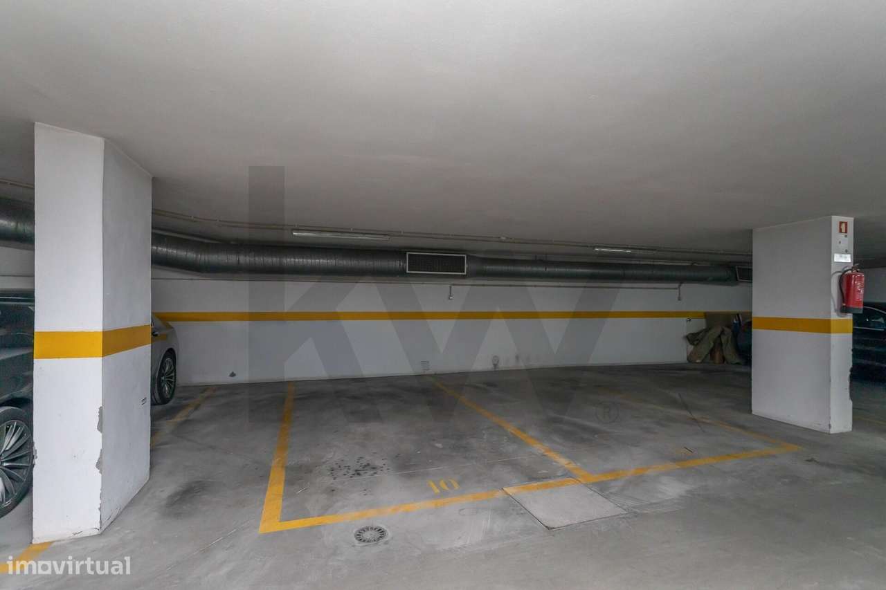 Alcântara | T1 em Condomínio Privado com Piscina, Estacionamento e Seg-22