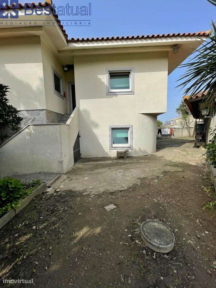 Moradia T4 Isolada - 5 min. Centro Sto. Tirso-9