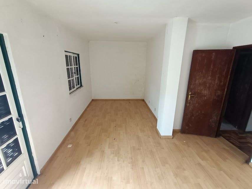 Moradia T2 Geminada com 2 Casas de Banho-13