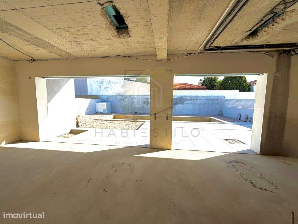 Moradia nova com excelentes áreas-10