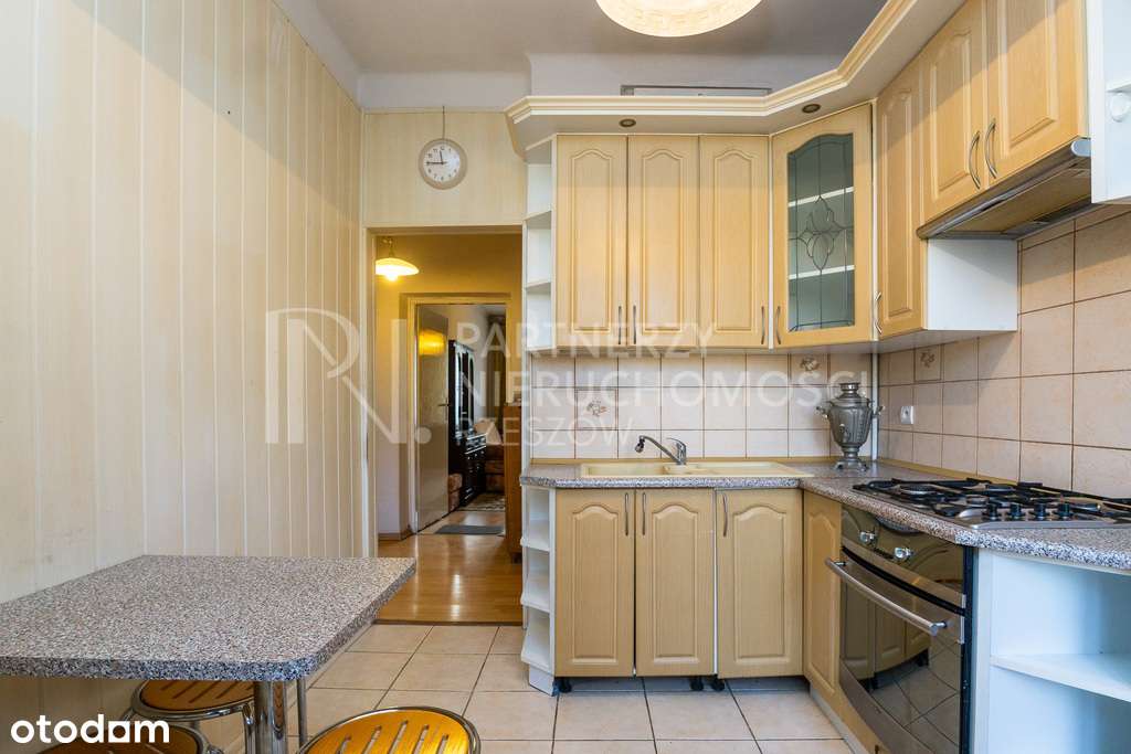 CENTRUM - Przestronne 2 pokojowe mieszkanie !-3