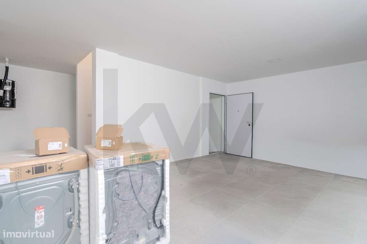 Moradia T4 (+1) em Condomínio Fechado em Cascais com jardim e piscina-40
