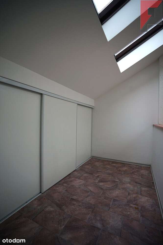 Piętrowy dom w  zabudowie szeregowej-17