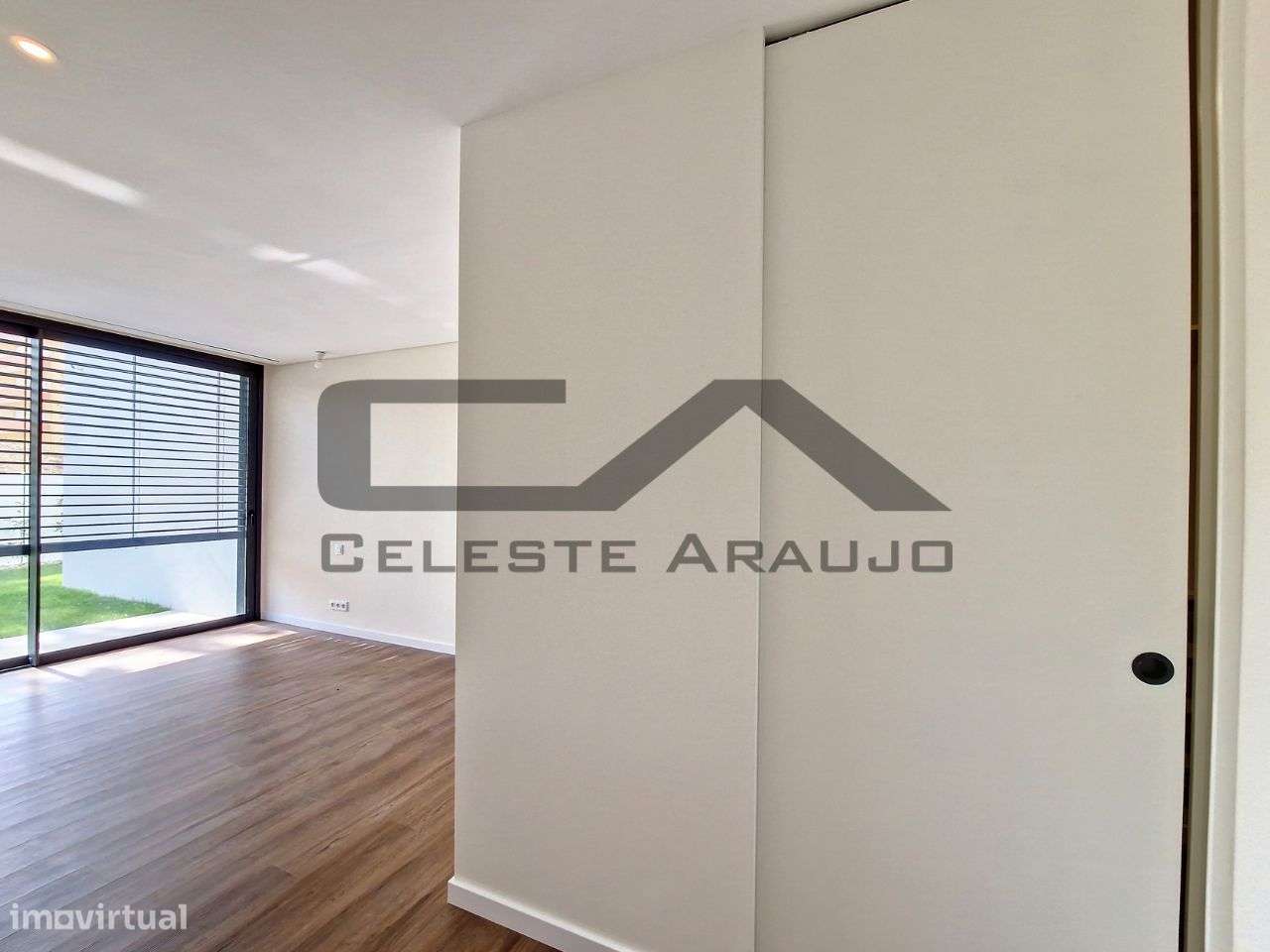 Moradia T4+1 Térrea, com piscina, Rio Meão-44