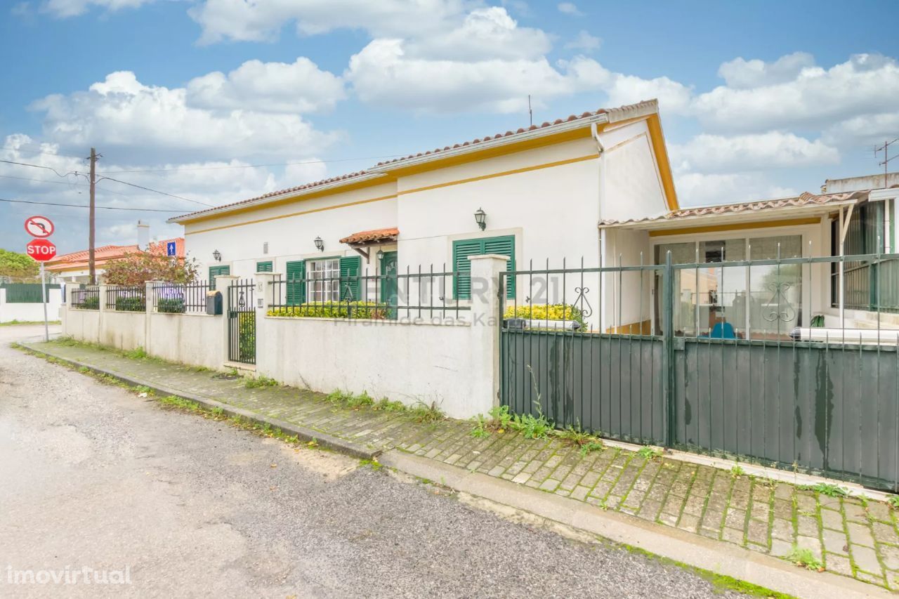 Moradia independente térrea T3 com garagem– Brejos de Azeitão Setúbal