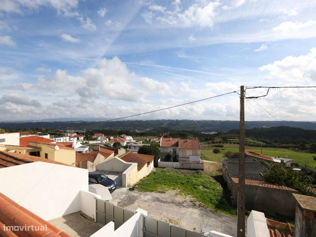 Moradia Geminada T3 com Vistas Deslumbrantes, Localizada na Serra d...-17