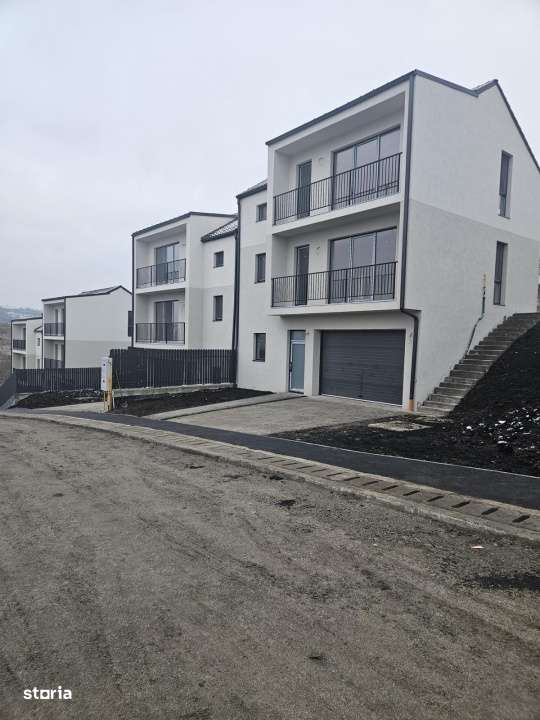 Casa pe 3 nivele cu garaj, Chinteni, Cluj Napoca - Imagine principală: 1/2