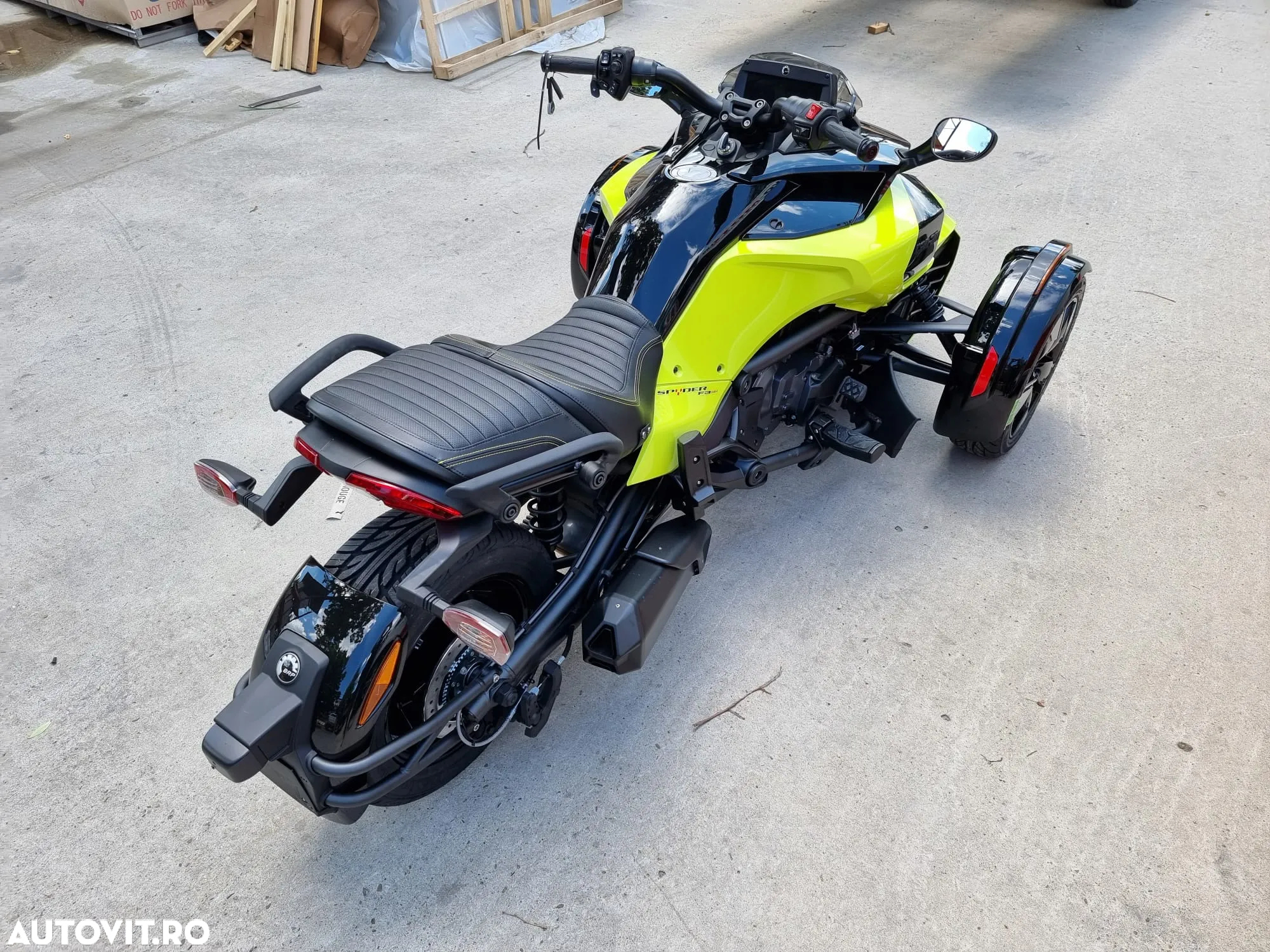 Can-Am Spyder - 4