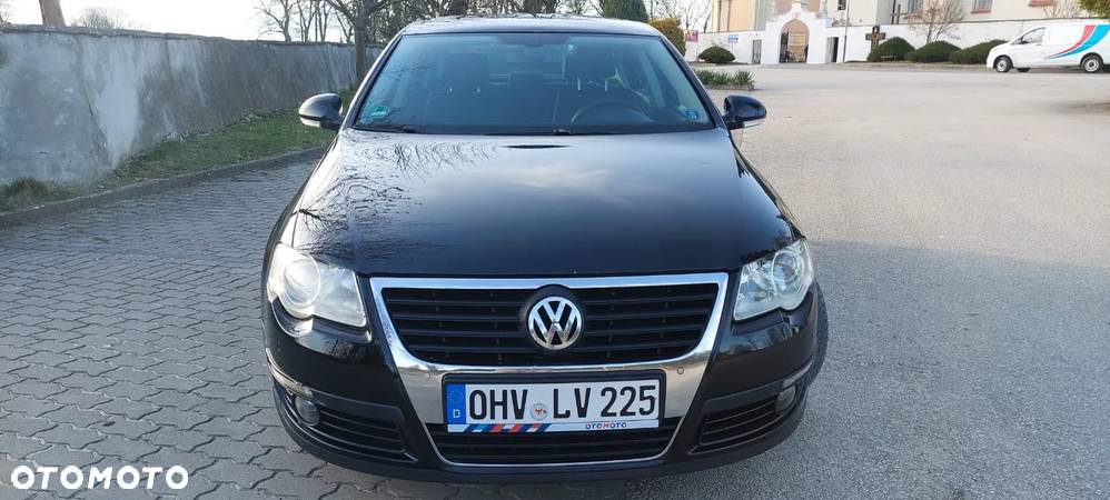 Volkswagen Passat - 14