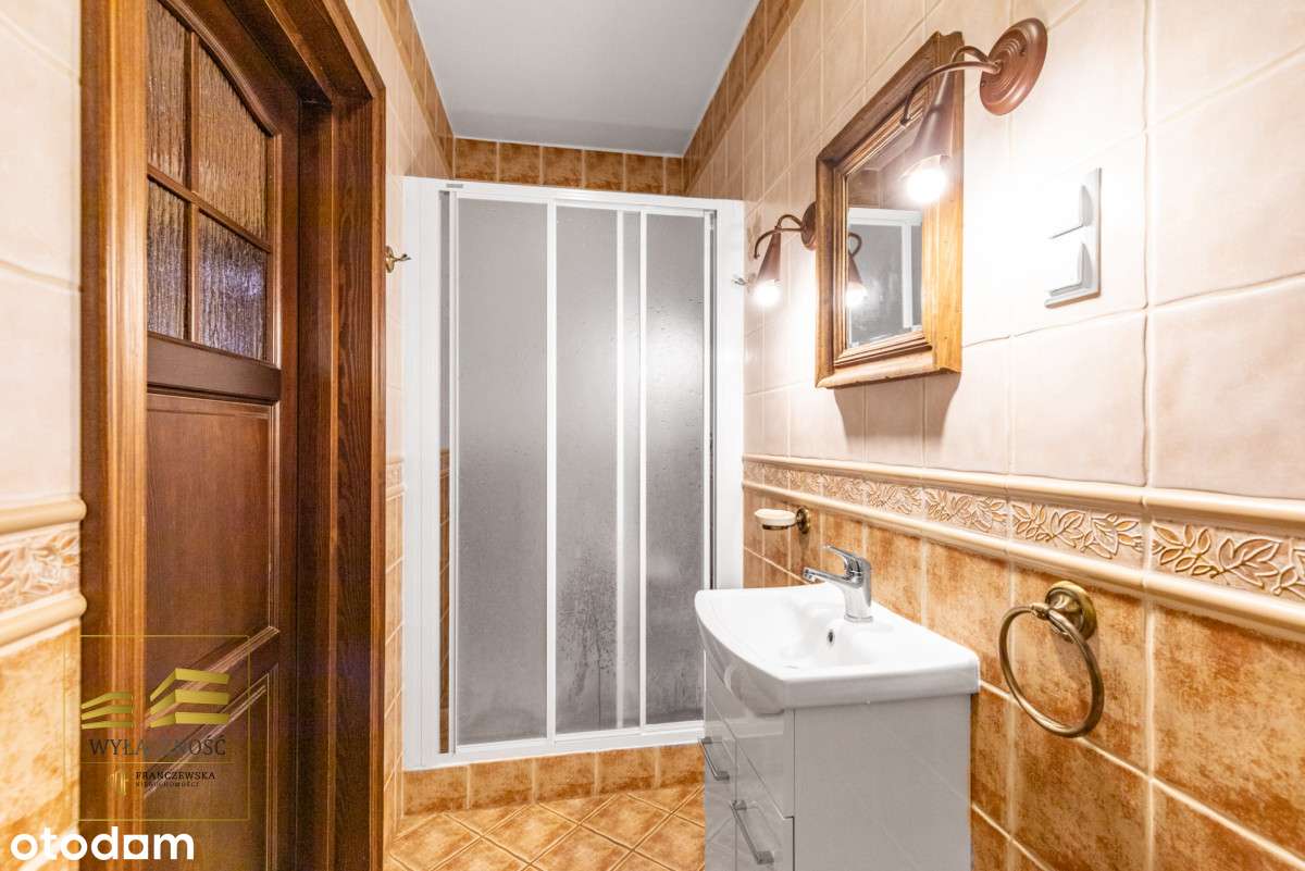 Dom wolnostojący  6 pokoi z dużą działką-9