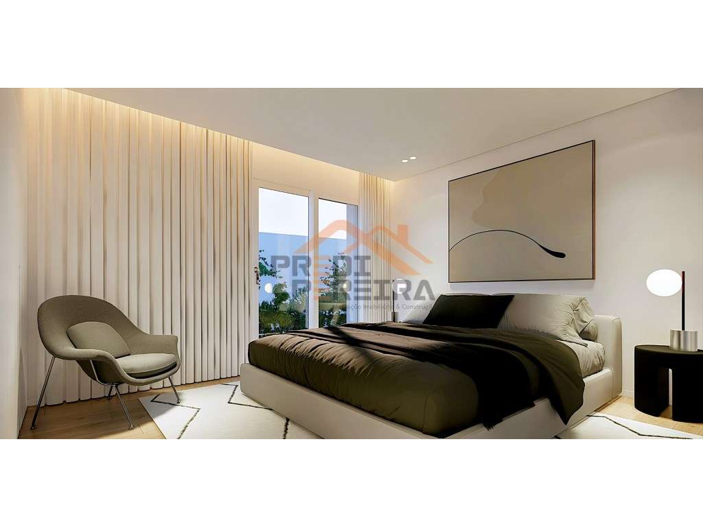 Apartamento T3, com varanda e parqueamento para duas viaturas, situ...-9