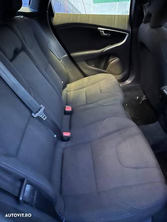 Volvo V40 D3 Geartronic Kinetic - 11