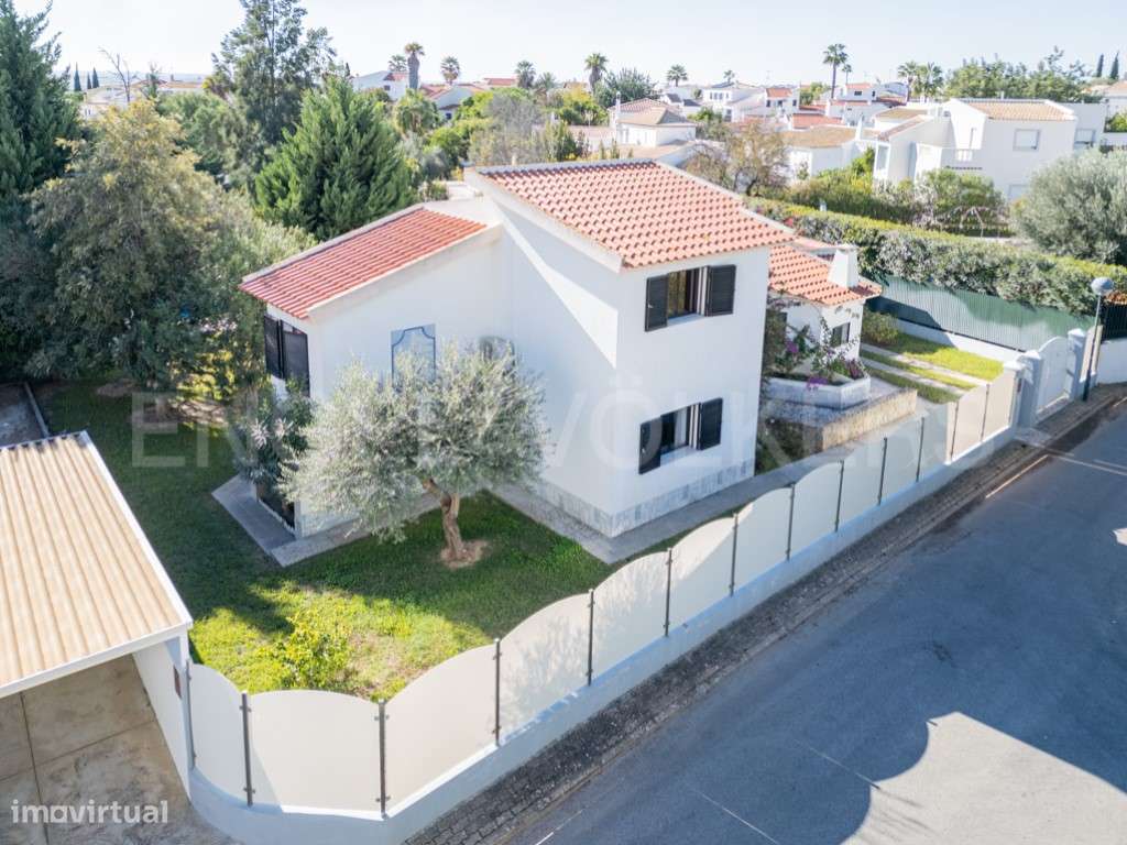 Moradia T3 com Piscina e Jardim em Tavira-30