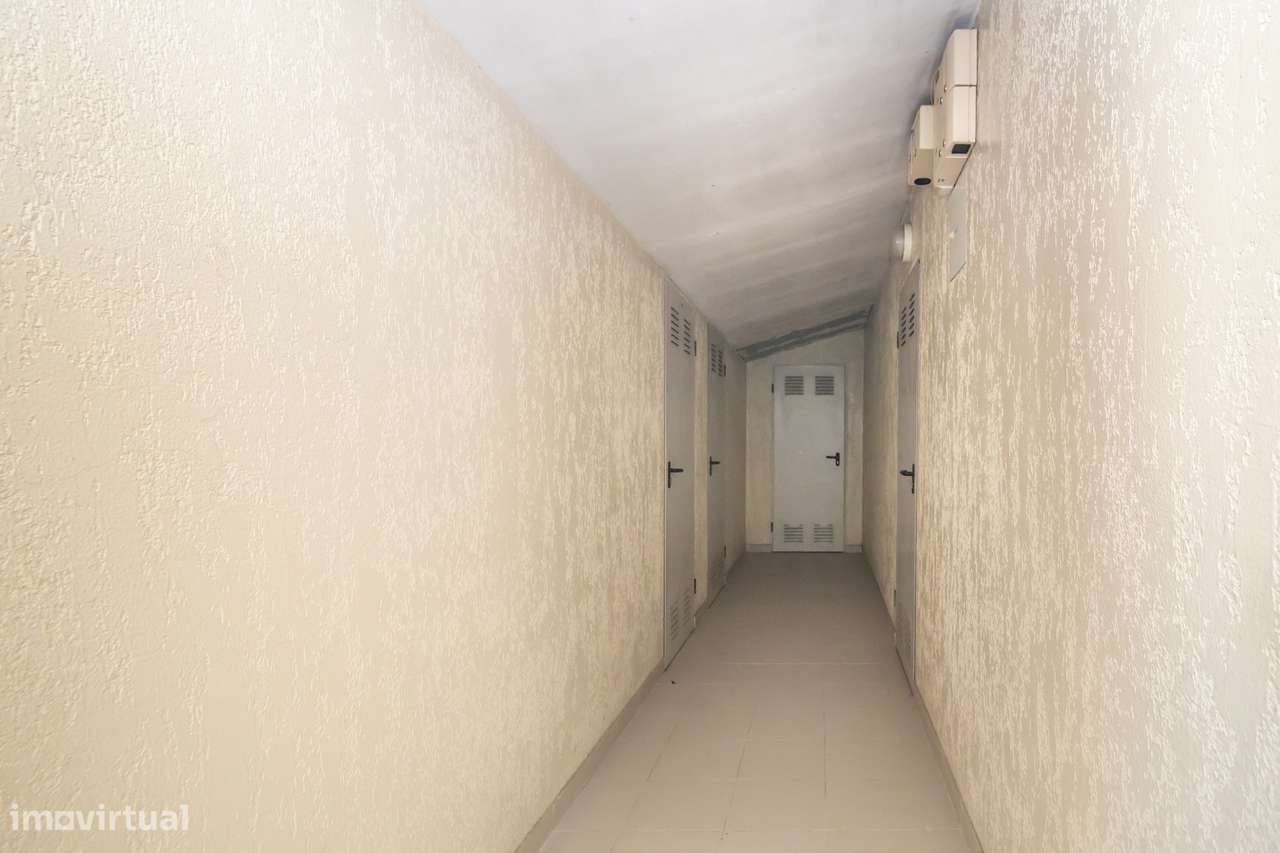 Moderno apartamento T3 com parqueamento e arrecadação-42