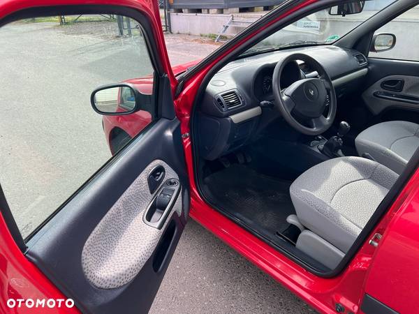 Renault Clio 1.2 16V Campus Authentique - 9