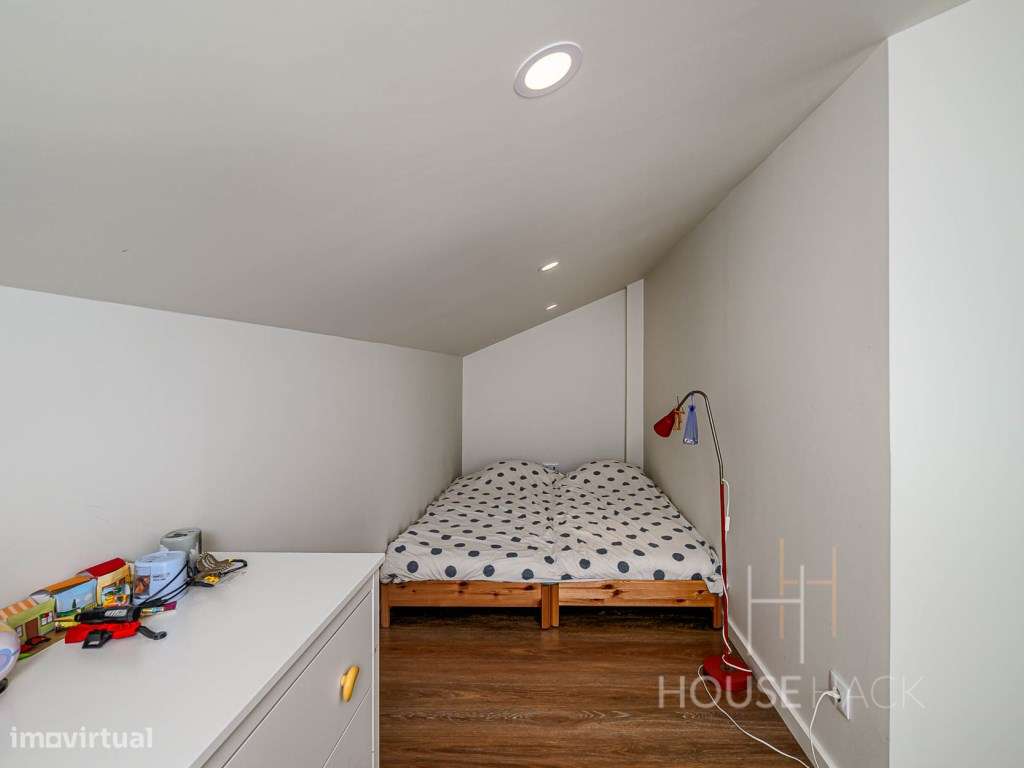 T2+2 Duplex Renovado com parqueamento e arrecadação-27
