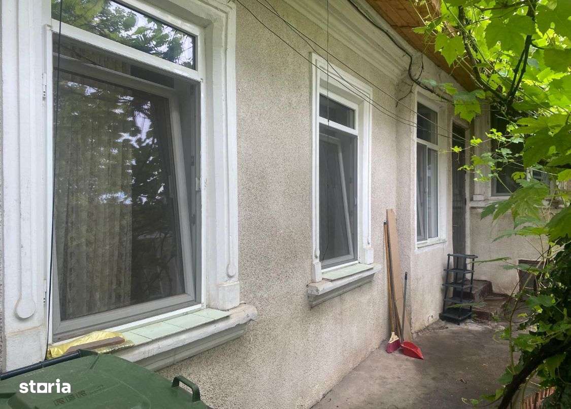 Vanzare casa cu 2 camere zona Traian in apropierea Liceului Xenopol ,-1