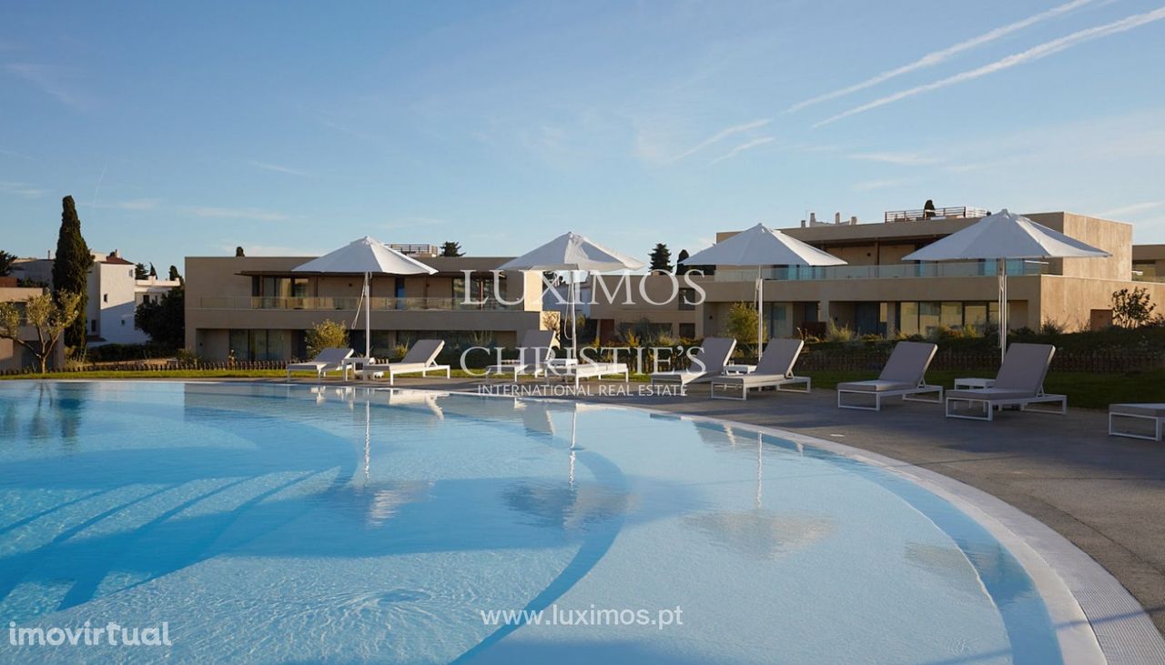 Apartamento T2 em resort, para venda em Porches, Algarve