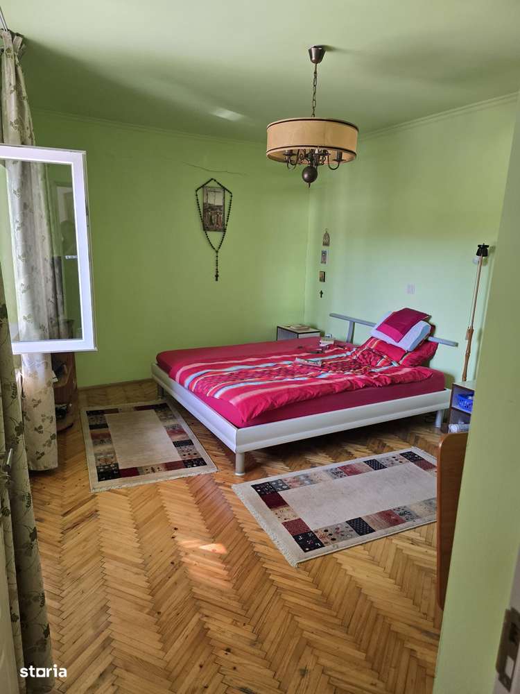 Casă zona 14 Mai-6