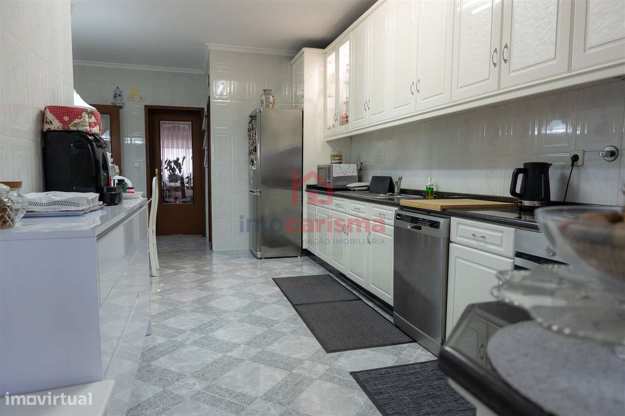 Apartamento T3 no centro de Vila das Aves, Santo Tirso-9