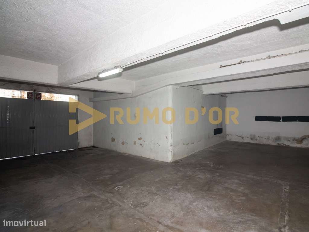 Apartamento T3 com Estacionamento Interno - Vila Franca de Xira-20