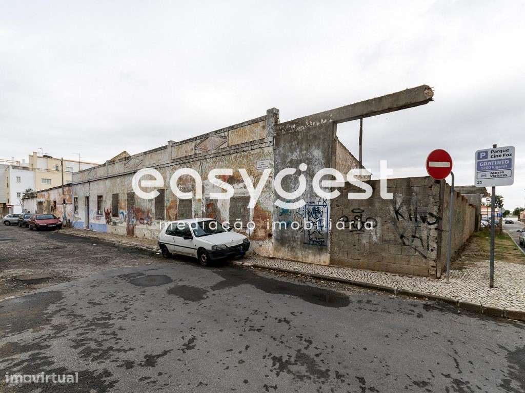 Prédio Urbano com 1440m2 junto ao Rio em Vila Real de Santo António - Grande imagem: 3/5