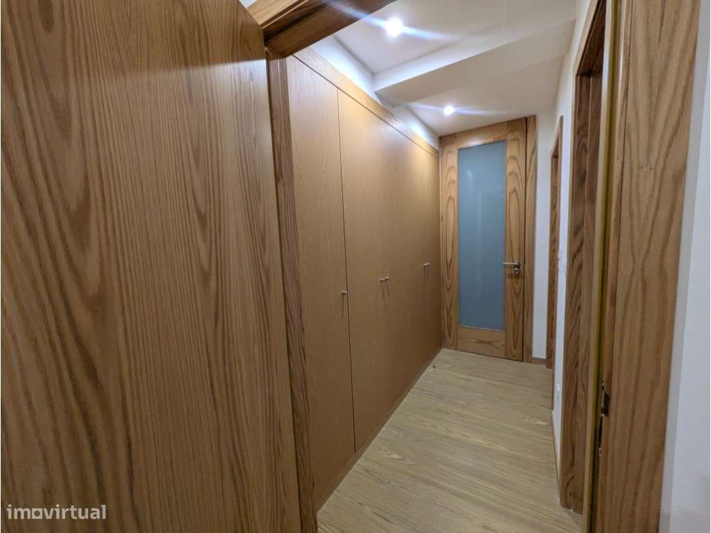 Apartamento T2 em condomínio fechado com piscina no centro de Ermes...-6