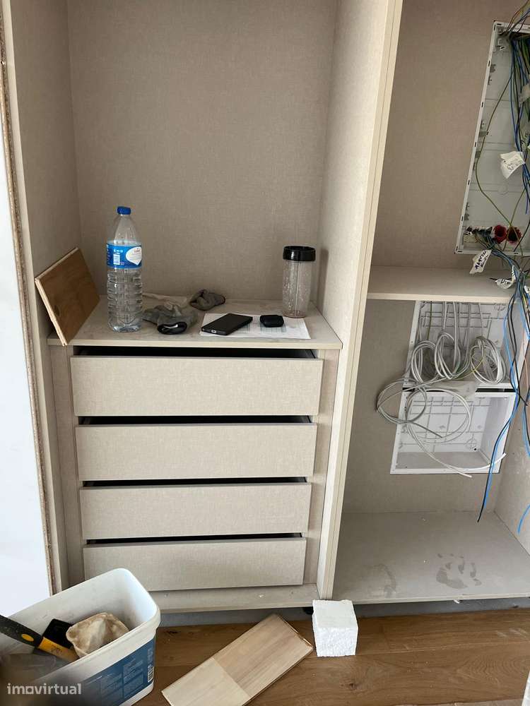 T2 novo com garagem, varanda e ar condicionado-1