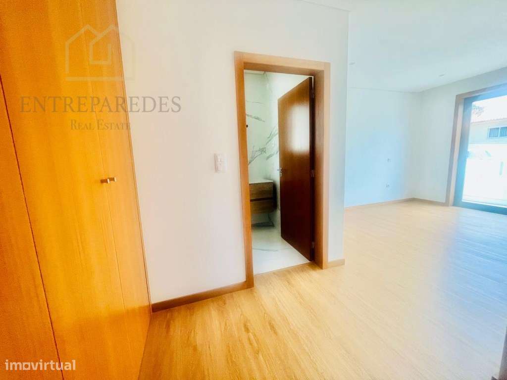Moradia T3+1 NOVA para comprar, Santa Maria da Feira - Aveiro-15