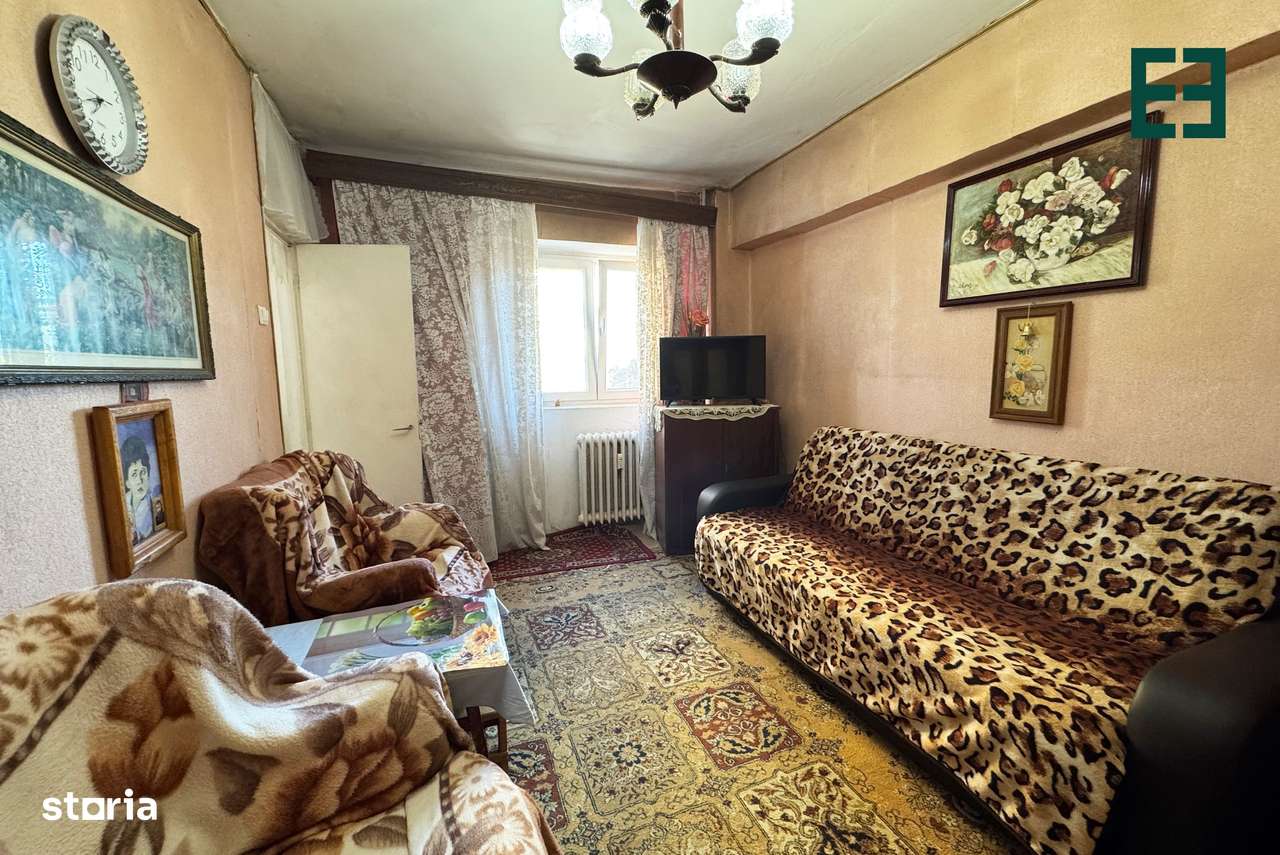 Garsoniera etajul 3 zona Aurel Vlaicu - Arad - Imagine principală: 2/9