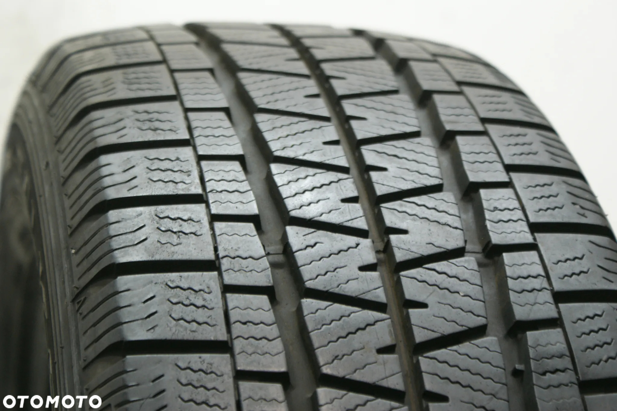 215/60R17C FALKEN EUROWINTER VAN01 , 8,7mm 2020r - 2