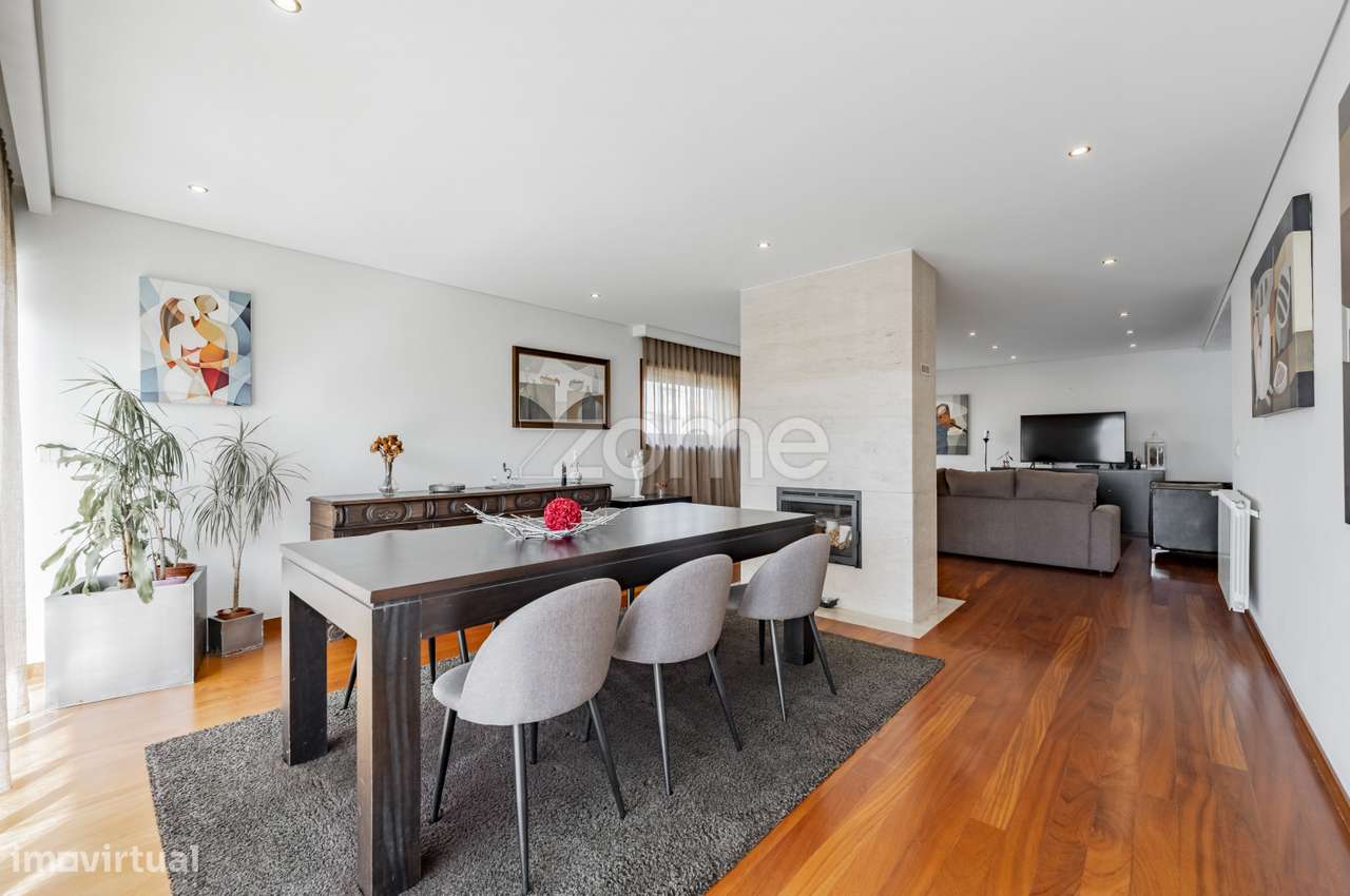 Moradia T5 com Piscina, 4 Suites e Garagem para 4 Carros em Esposende-13