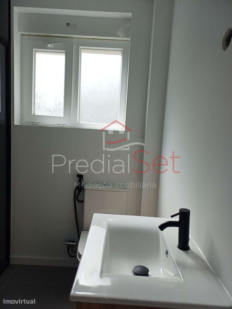 Apartamento T3 Totalmente Renovado- Montalvão-Setubal-9