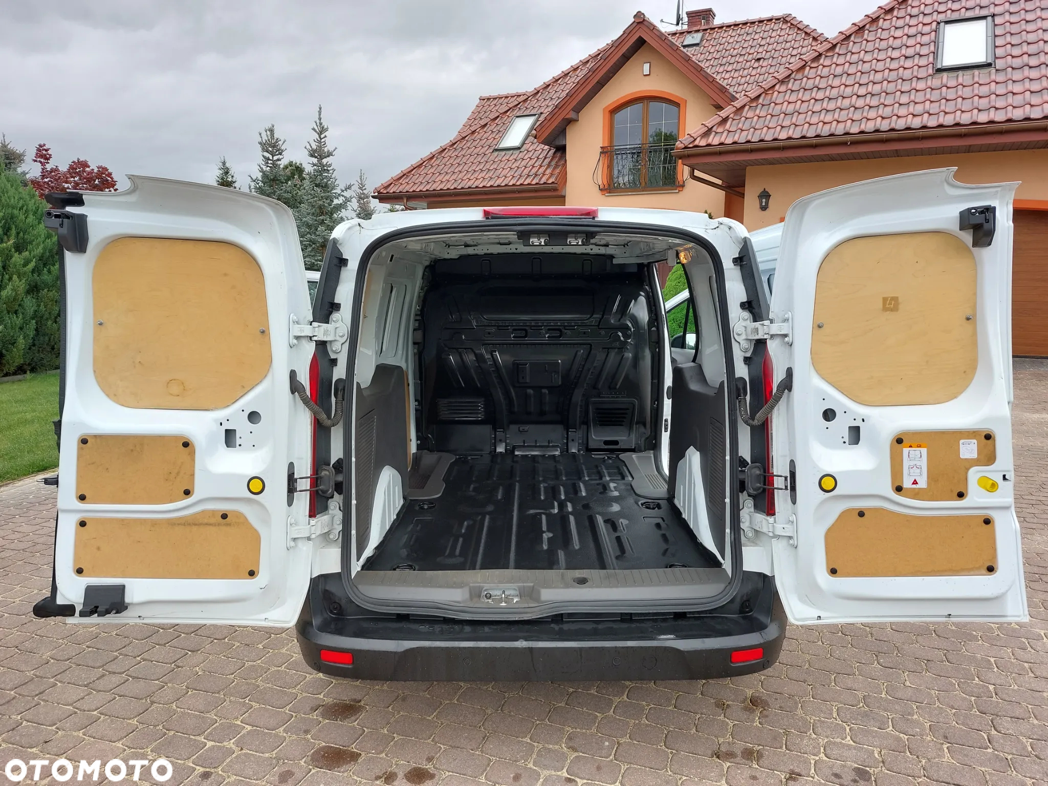 Ford Transit Connect - 19