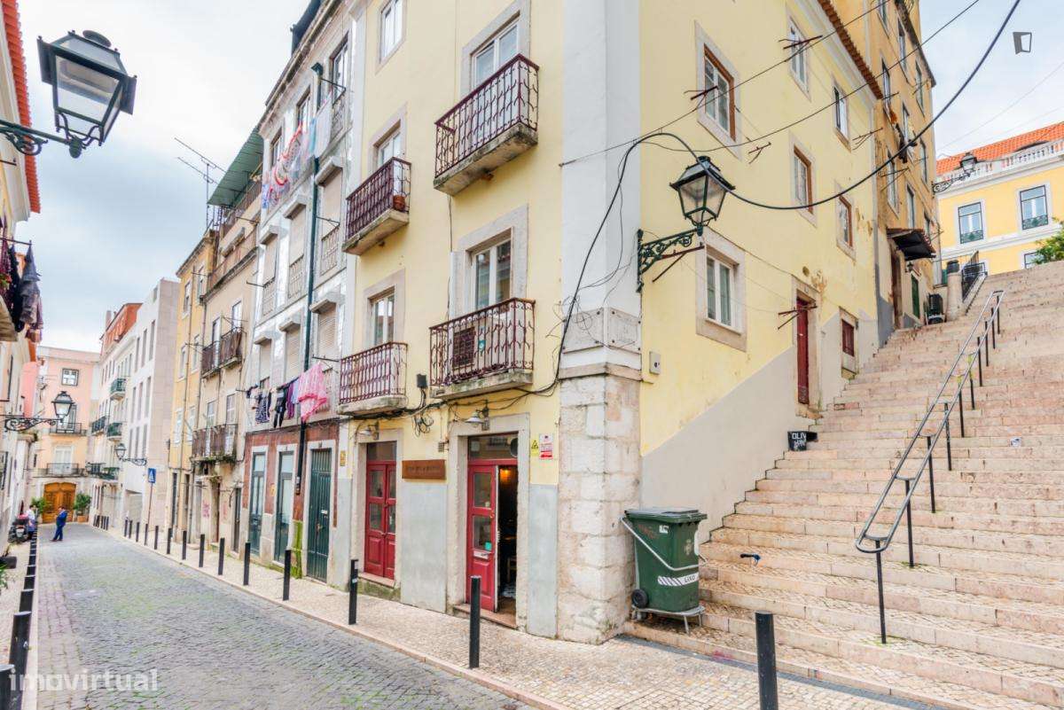 Apartamento com 2 quartos - localizado em Intendente Lisbon - Grande imagem: 4/6