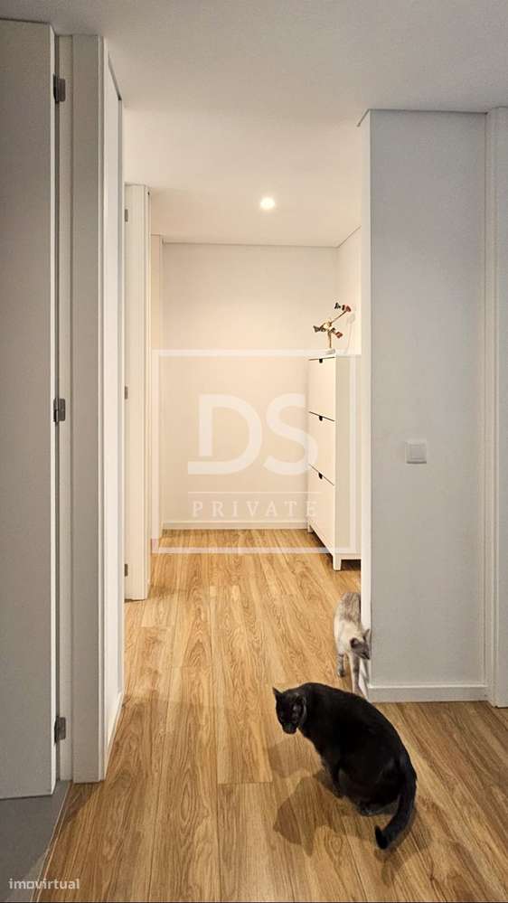 Apartamento T2 em Vilar de Pinheiro com Garagem e Carregador Elétrico-5